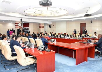 Governo que gasta biliões para viagens Presidenciais pede 6,6 biliões em “solidariedade” às vítimas das cheias no Sul e Centro de Moçambique