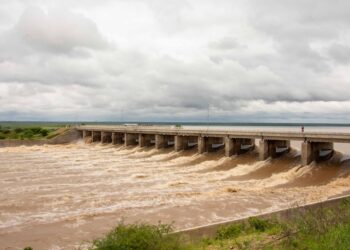 Ministro das Obras Públicas avalia situação hidrológica na Barragem de Massingir