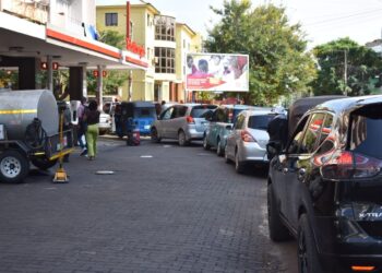 Para não aumentar preços e acabar escassez Governo autoriza bombas de combustíveis “adquirirem produtos petrolíferos junto de qualquer distribuidor”