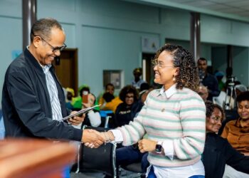 Standard Bank oferece colectânea “Gosto de Ler” ao CERCI e reforça compromisso com a inclusão social