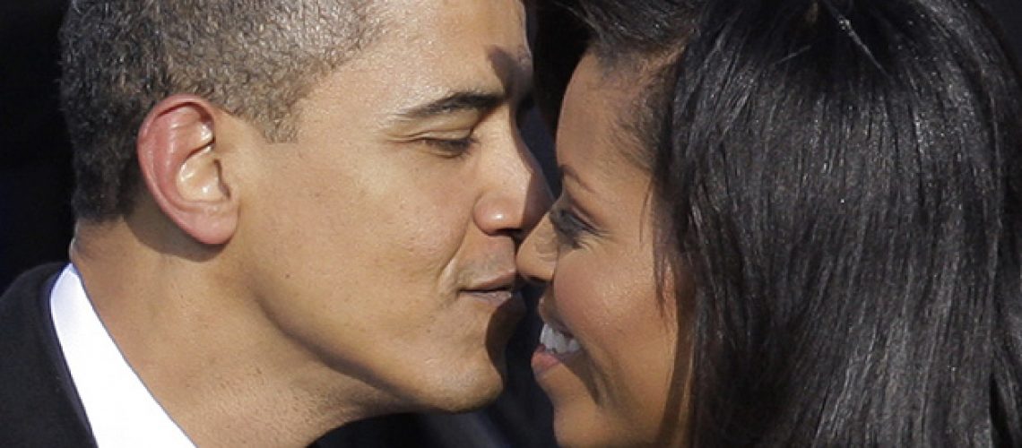 Vanity Fair elege casal Obama como um dos mais elegantes do mundo