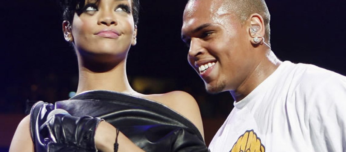 Rapper Chris Brown é acusado por agressão a Rihanna