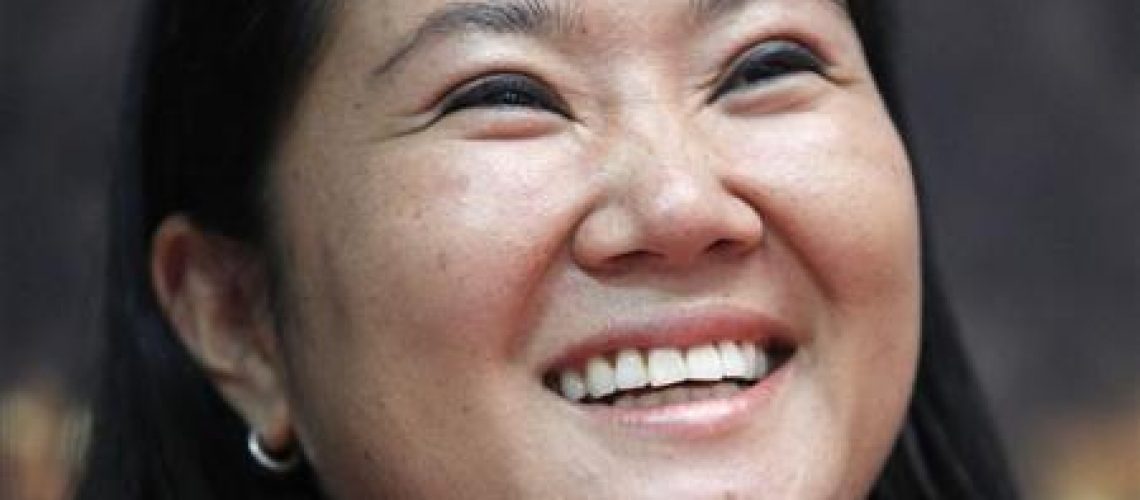 Filha de Fujimori lidera pesquisa em 2ª volta de eleição no Peru