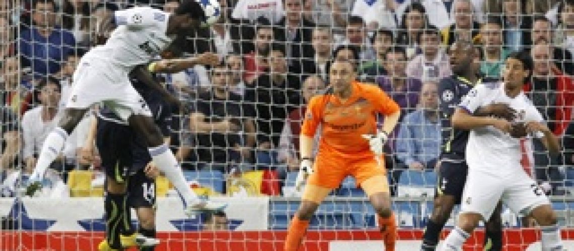 Liga dos Campeões Europeus: Real Madrid goleia Tottenham com dois golos de Adebayor