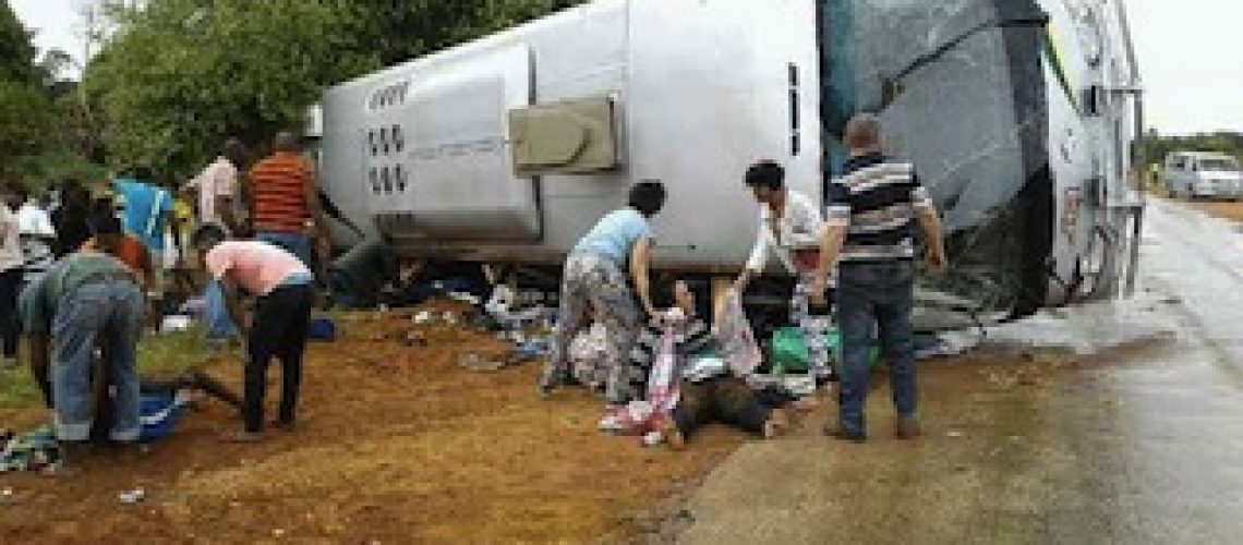 Catorze das 26 pessoas mortas em acidentes de viação nas estradas moçambicanas foi por atropelamento