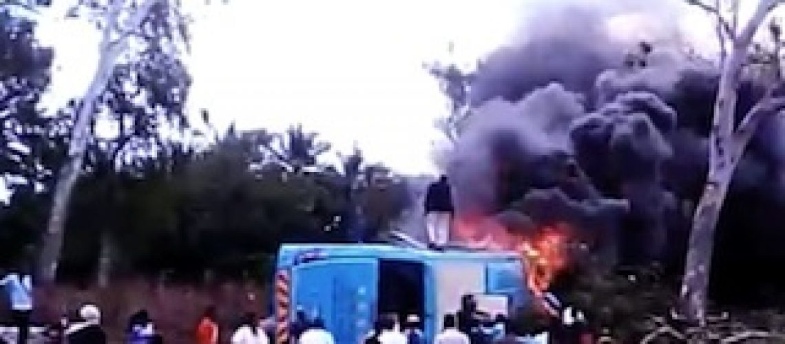 Autocarro despista-se e causa a morte de 12 pessoas em Inhambane