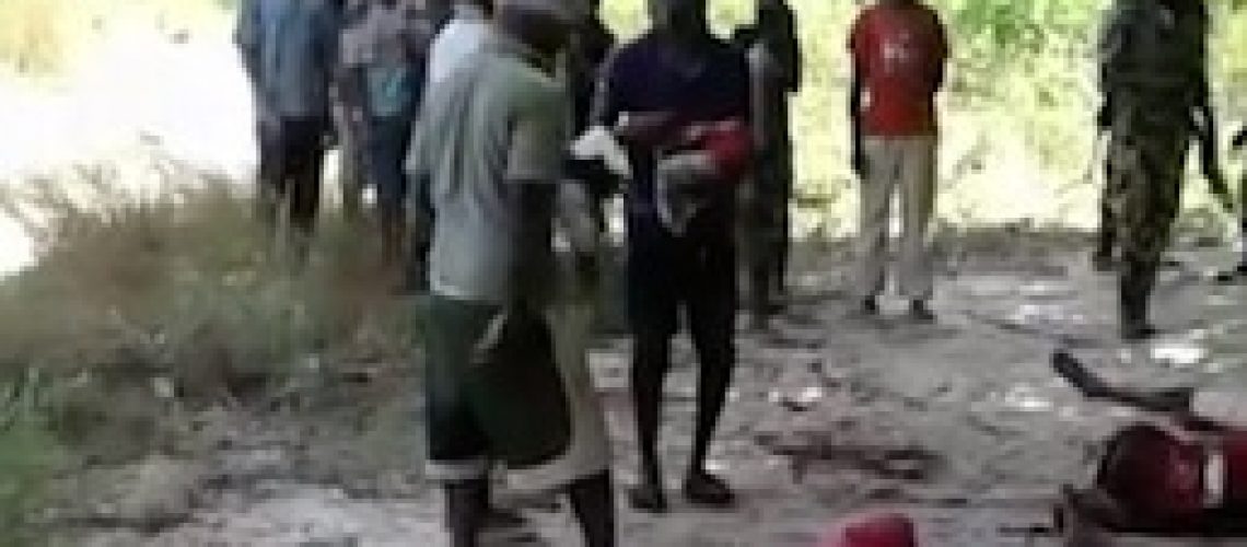 Polícia confirma crime “hediondo” em Cabo Delgado mas tranquiliza que o Al Shabaab em Moçambique está “bastante fragilizado”