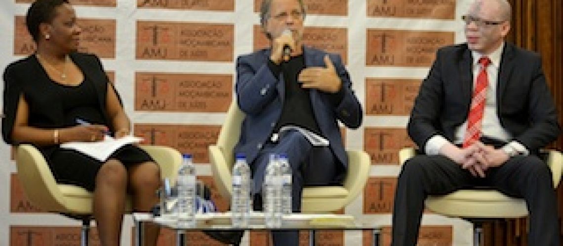 Mia Couto sobre a corrupção na Justiça: "É possível que entre os magistrados haja medo"