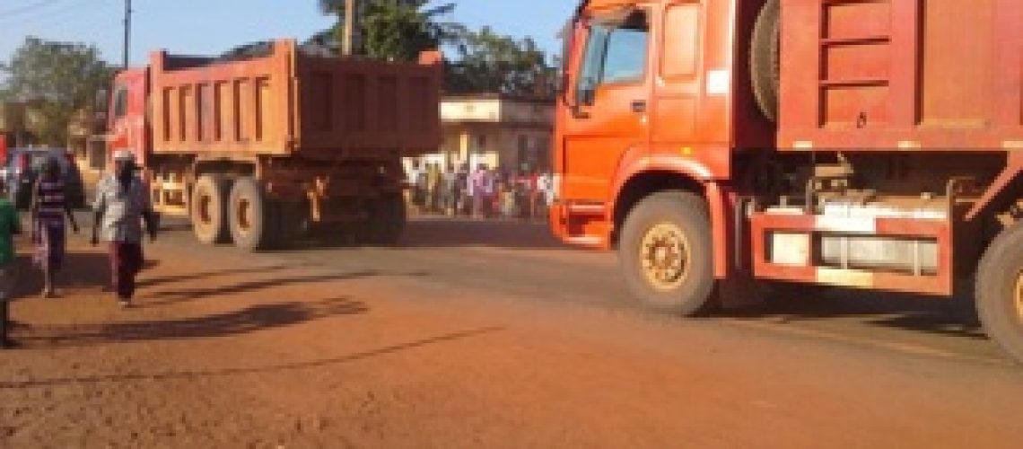 Empresa que explora Areias Pesadas de Sangage acusada de poluir o ambiente