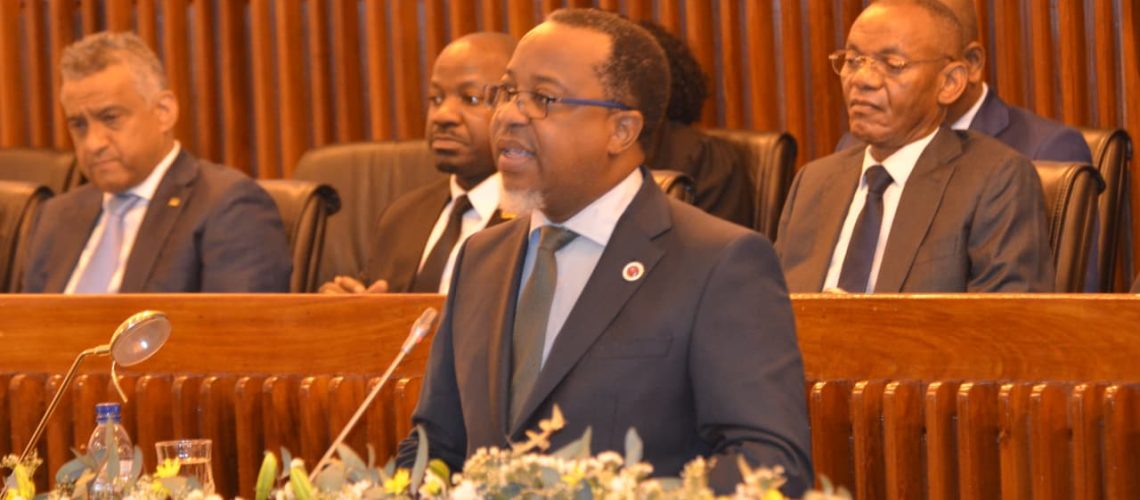 ar-2210-frelimo-feliz-silva