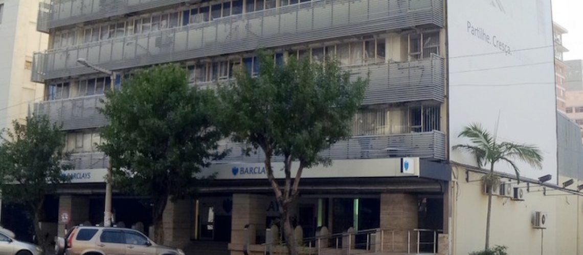 Barclays Bank Moçambique culpa “diminuição das taxas de juro em 2018” pela redução de receitas de 4 para 3 biliões de Meticais