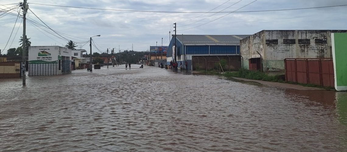 cheias-2001-EN1-XaiXai-Bairro8