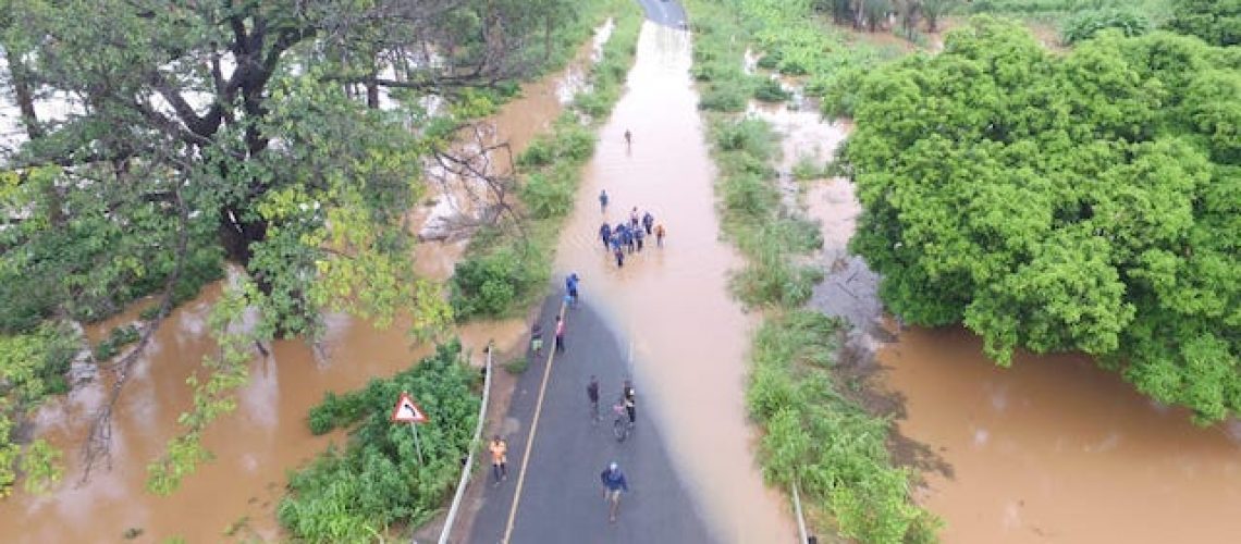 Bacia do Búzi transborda em Dombe e chuvas vão continuar no Centro de Moçambique