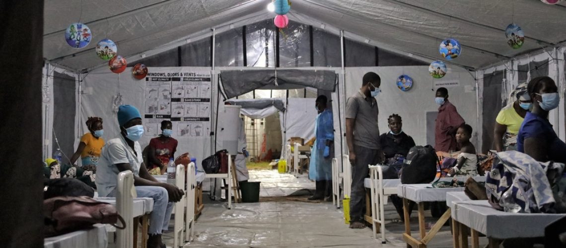 At the Cholera Treatment Centre of Quelimane, in Zambezia Province, MSF installed decorations to make the pediatric ward more child-friendly.