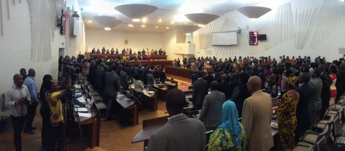 Descentralização obrigou a alteração de 13 artigos e a inclusão de 22 novos na Constituição da República de Moçambique