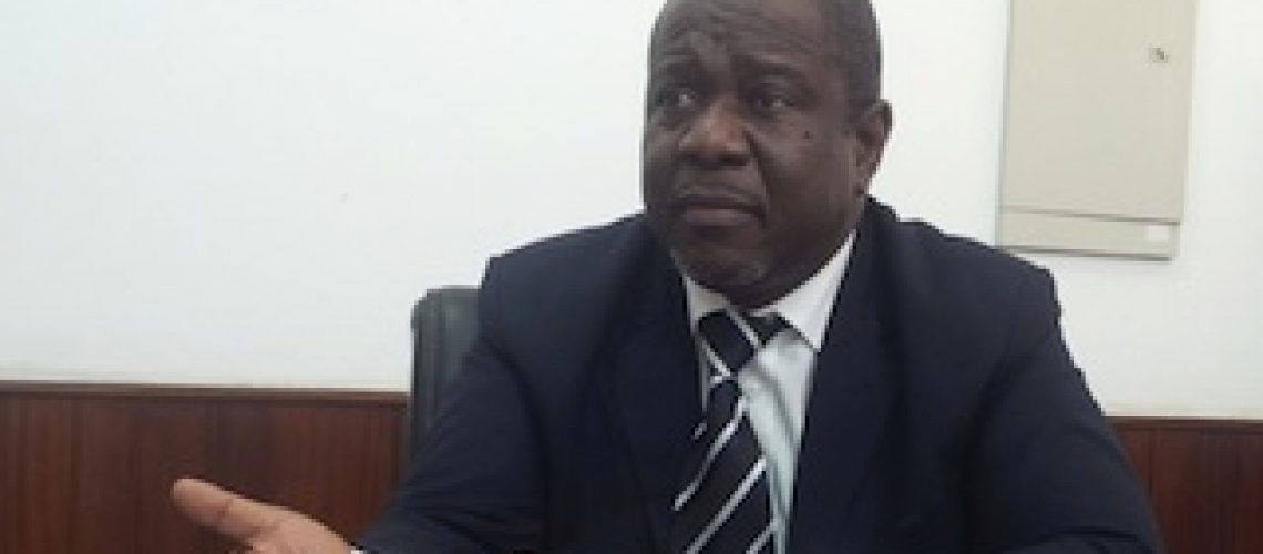 Moçambique está a viver numa economia de guerra onde ninguém presta contas