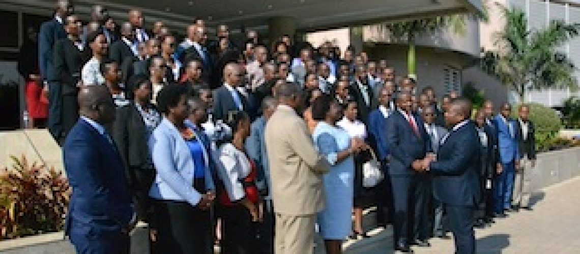 Funcionários Públicos receberam aumentos entre 145 e 6.008 meticais em Moçambique