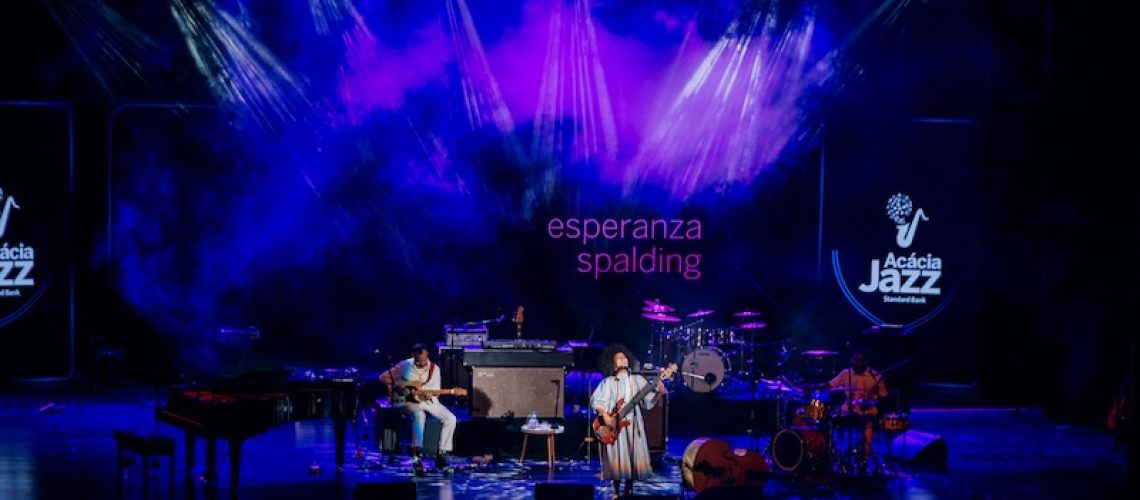 fim-sb-Esperanza Spalding