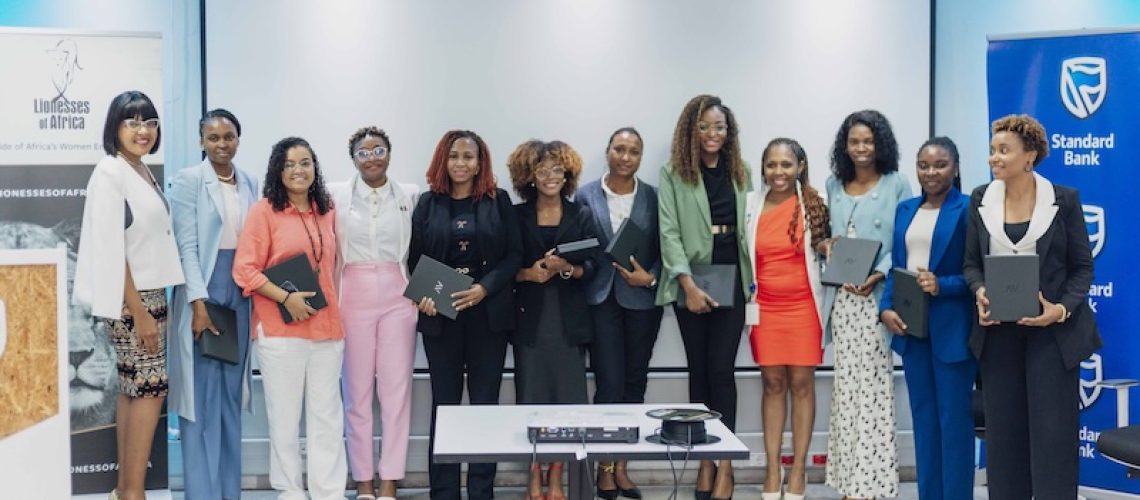 fim-sb-Lioness Lean In