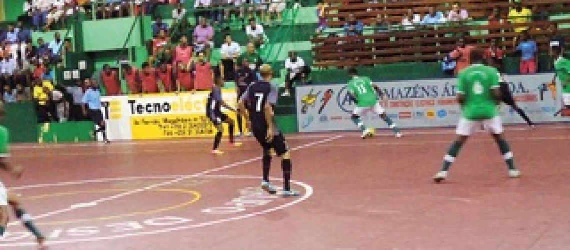 Futsal: Liga e Iquebal empatam e Petromoc goleia a ADEC