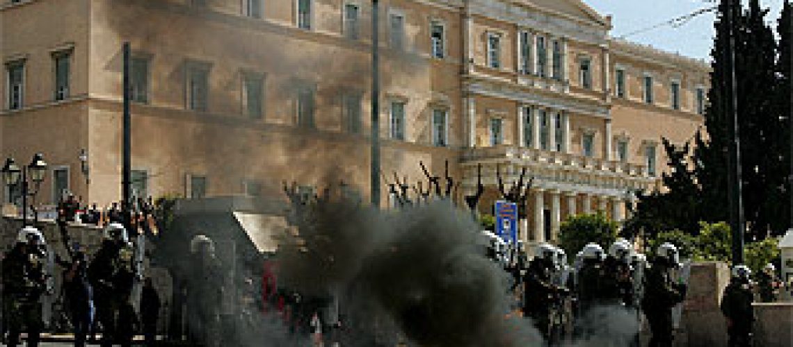 Grécia de novo paralisada por greve geral