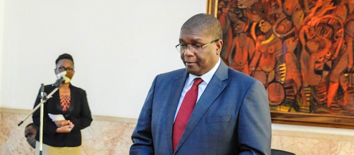 Ex-ministro da Agricultura ganha tacho na “redução da pobreza” em Moçambique com dinheiro norte-americano