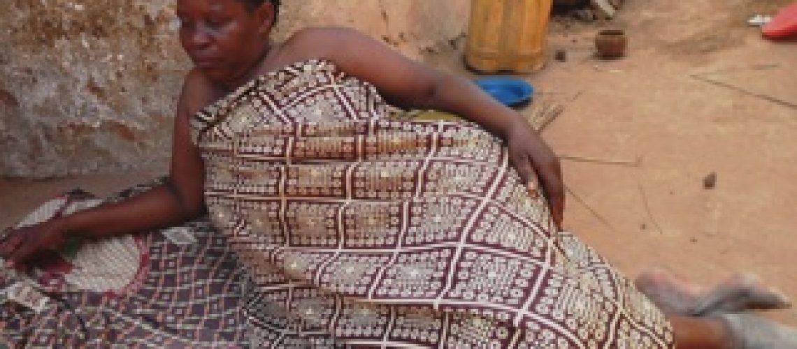 Idosa morre após maus-tratos e abandono em Nampula