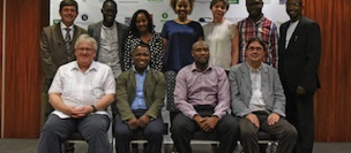 “Apóstolos da desgraça” celebram 10 anos lançando novos “Desafios para Moçambique”