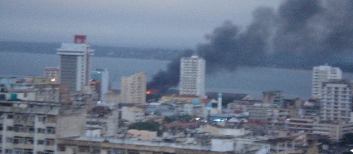 Incêncio de num armazem do Porto de Pesca de Maputo