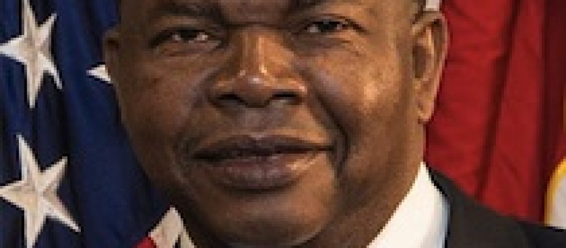 Presidente angolano faz amizade com o lobista Elliott Broidy ao visitar sua residência nos EUA