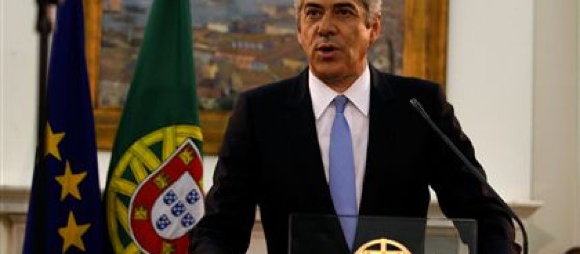 Primeiro Ministro de Portugal renuncia após rejeição a plano de austeridade