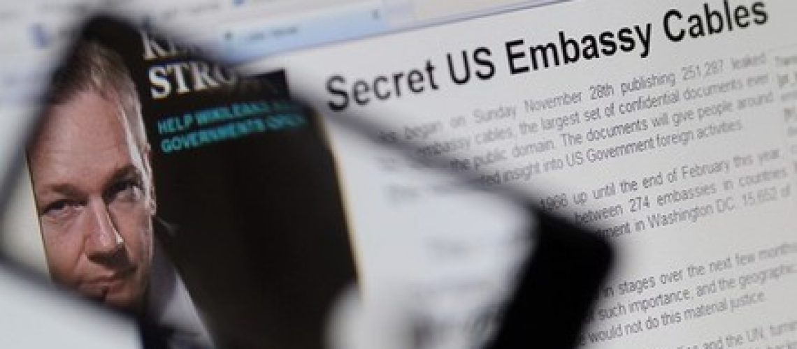 Fundador do WikiLeaks tenta evitar extradição para a Suécia