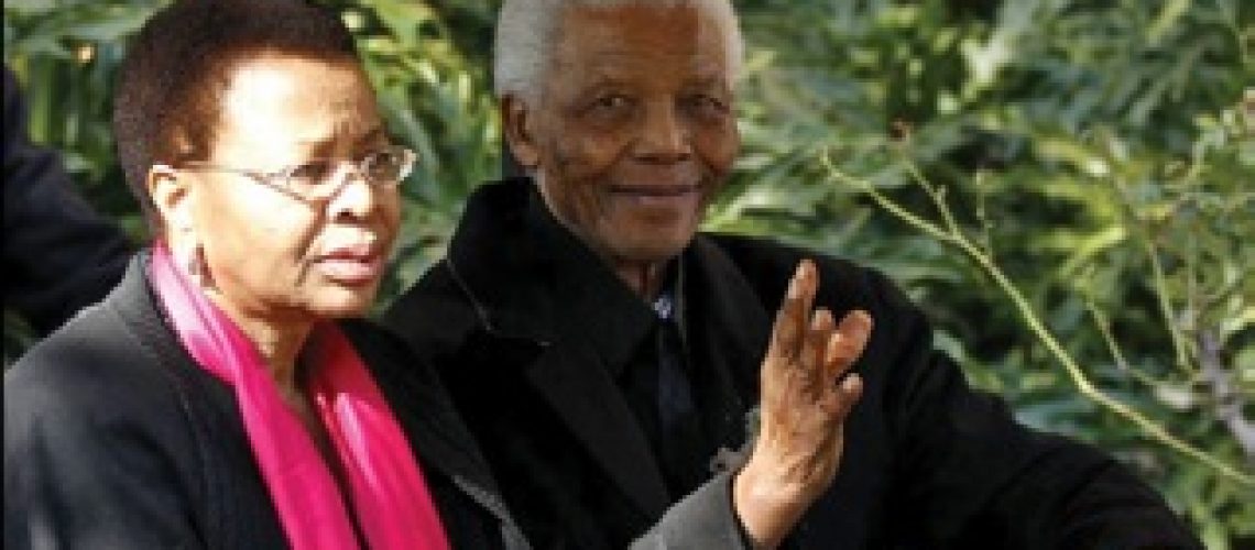 Esposa de Nelson Mandela agradece mensagens de apoio