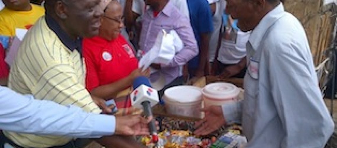 Autárquicas 2013: “Não queremos combater o comércio informal”