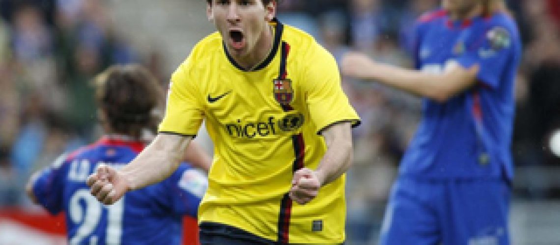 O Barça de Messi mantém-se líder