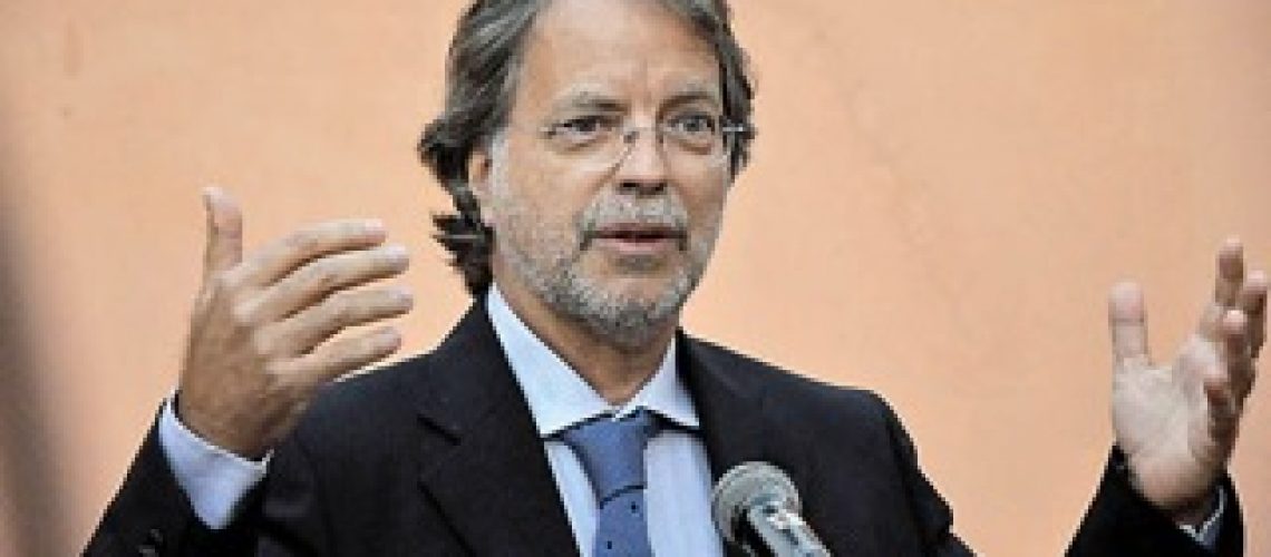 Mia Couto alivia a tristeza nacional