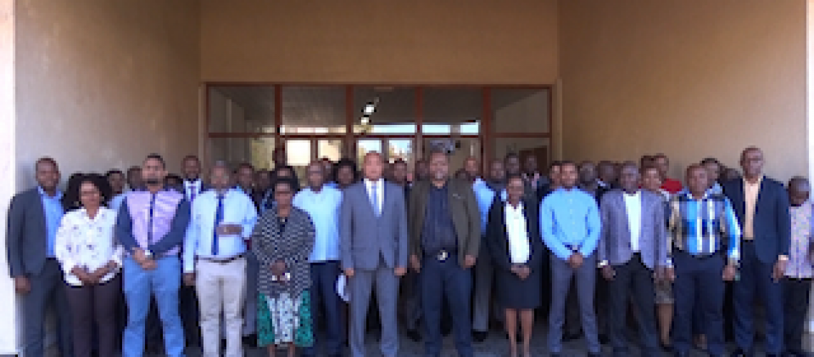 Quadros do INSS capacitados em contratação pública