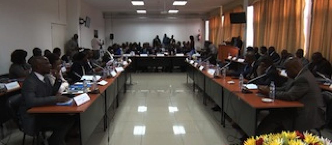 Dívidas ao INSS impedem contratação de mão-de-obra estrangeira