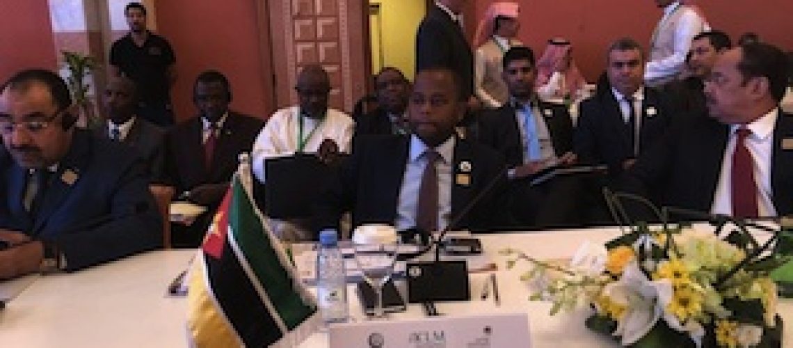 Emprego jovem dispõe de 200 biliões de dólares norte-americanos