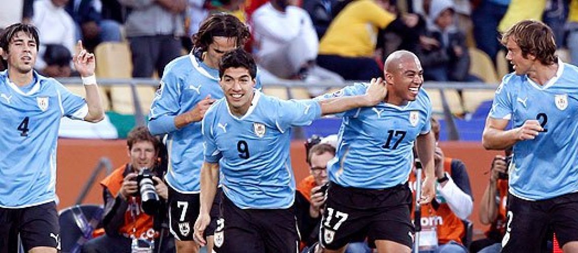 Mexico 0 - Uruguai 1: líder