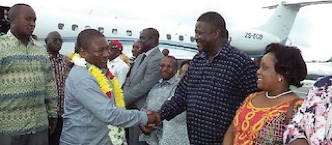 Presidente Nyusi enfim saiu de Maputo