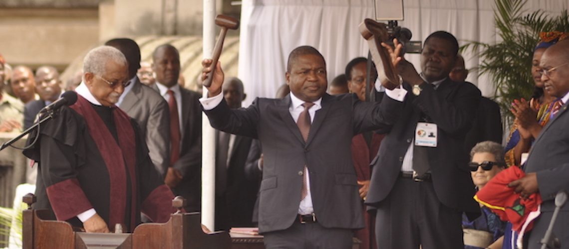Economia moçambicana em suspenso até a posse de Filipe Nyusi