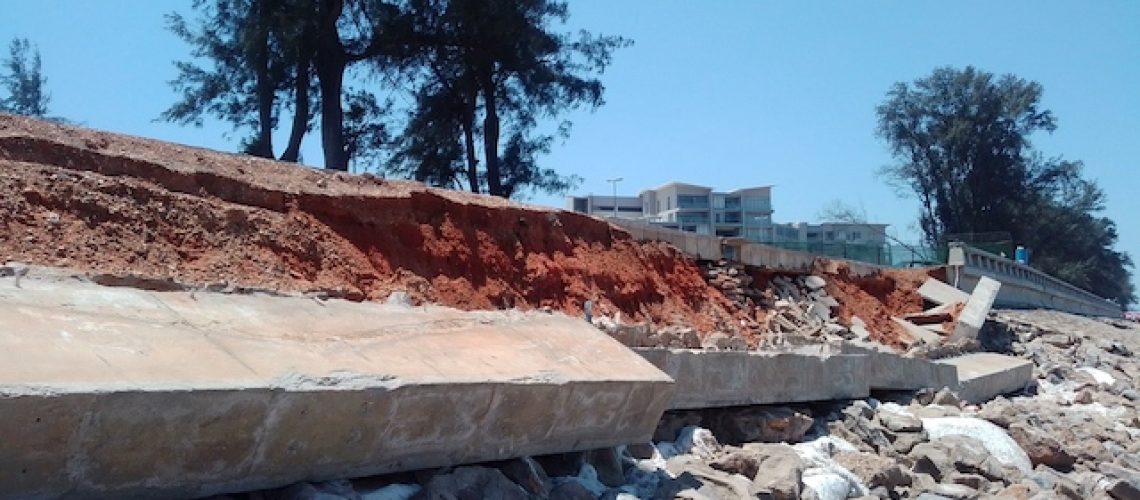 Barreira de protecção da costa da Cidade de Maputo edificada há 5 anos está a ruir