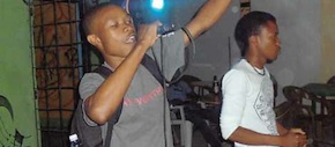 “Microfone Aberto” aviva raps em Nampula