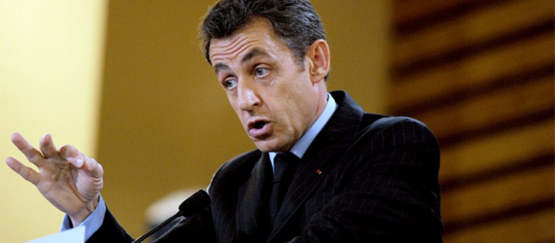 Sarkozy e sindicatos enfrentam-se por reforma da previdência