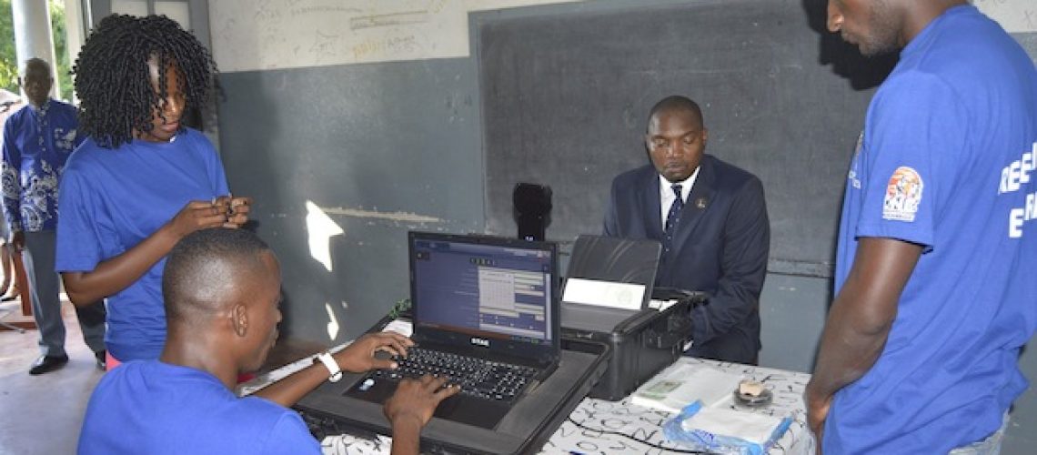 Cada Mobile ID do recenseamento eleitoral em Moçambique custou 569 mil Meticais