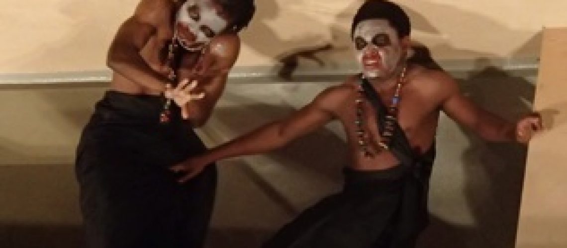 Actores pendurados nos espaços alternativos