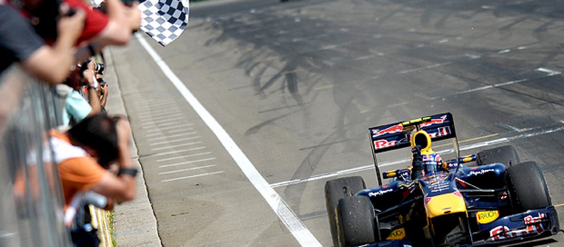 Formula 1: Mark Webber vence e assume liderança do Mundial de pilotos